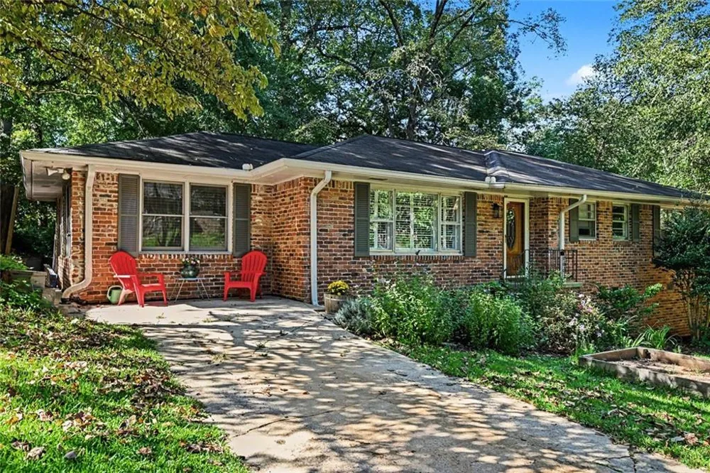 905 Homewood Court Decatur, GA 30033
