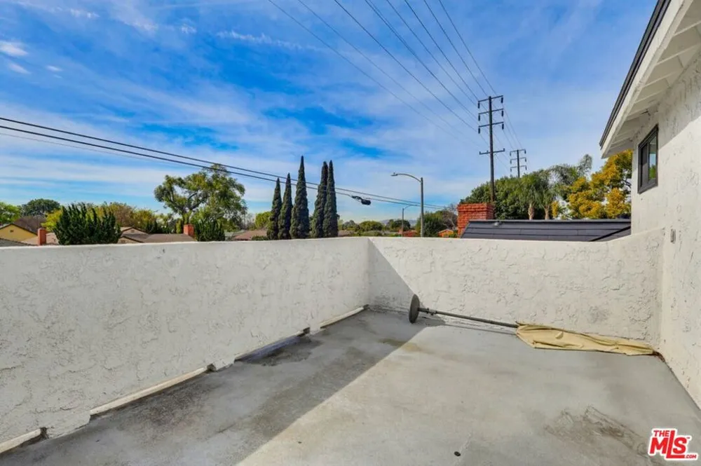 2200 Easy Avenue Long Beach, CA 90810