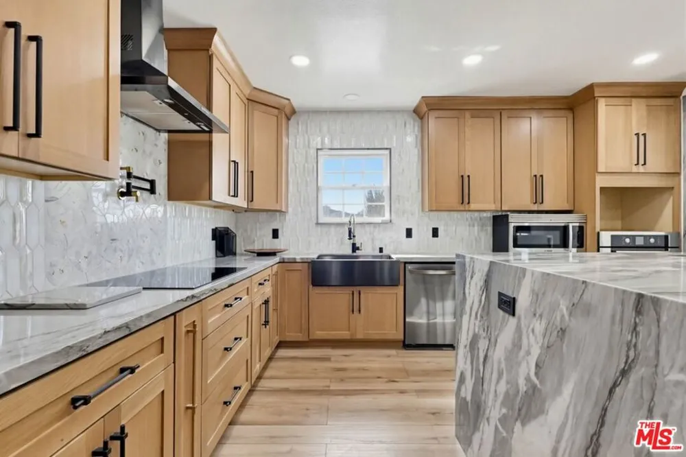 2200 Easy Avenue Long Beach, CA 90810