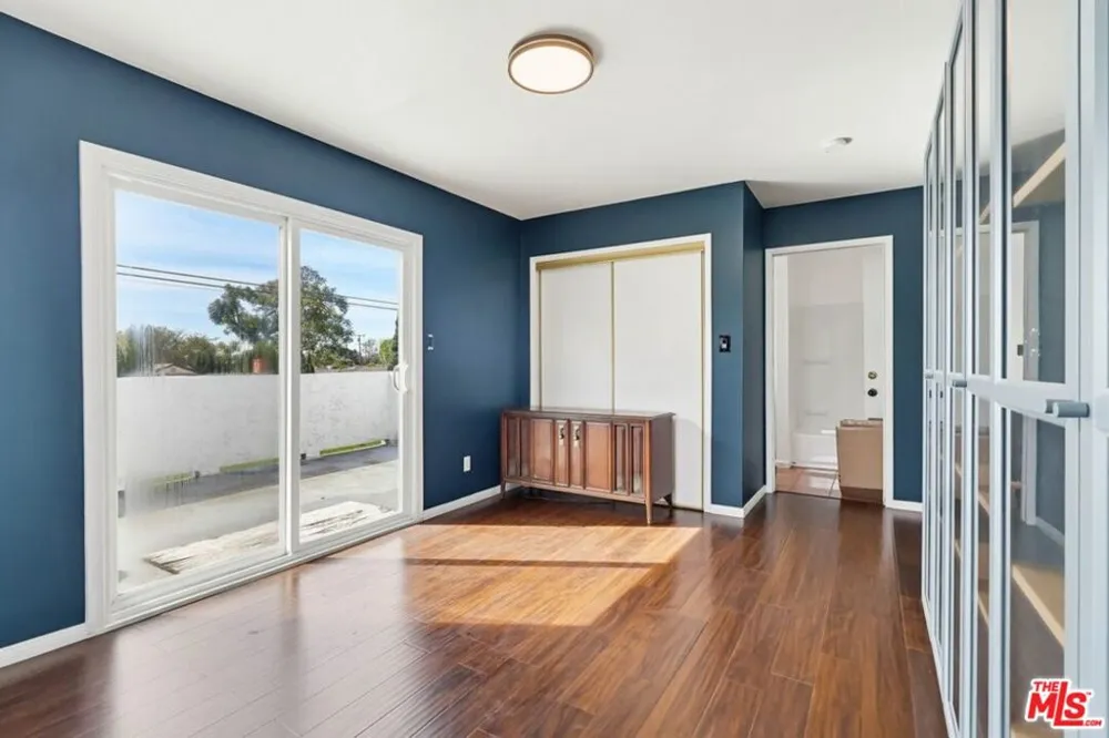 2200 Easy Avenue Long Beach, CA 90810