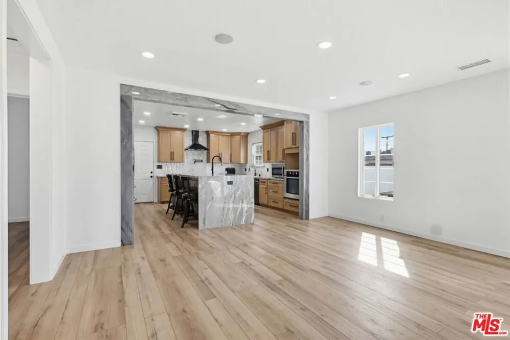 2200 Easy Avenue Long Beach, CA 90810
