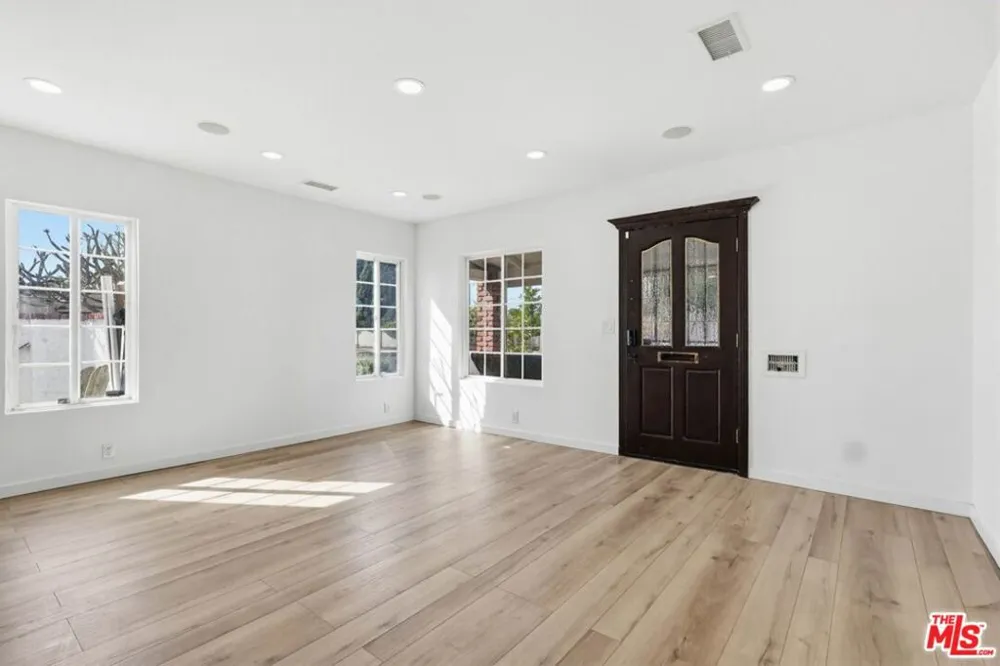 2200 Easy Avenue Long Beach, CA 90810