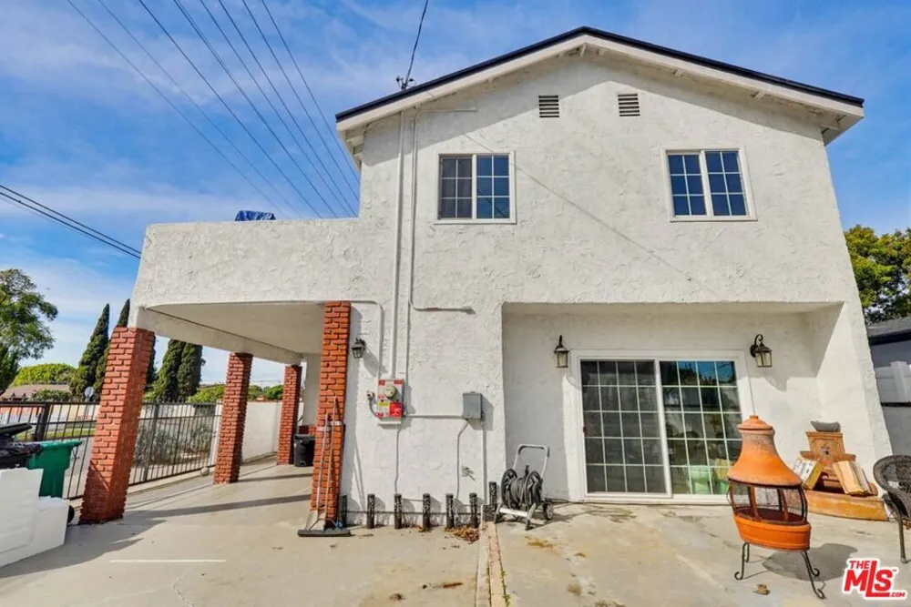 2200 Easy Avenue Long Beach, CA 90810