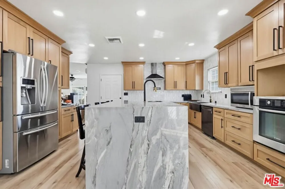 2200 Easy Avenue Long Beach, CA 90810