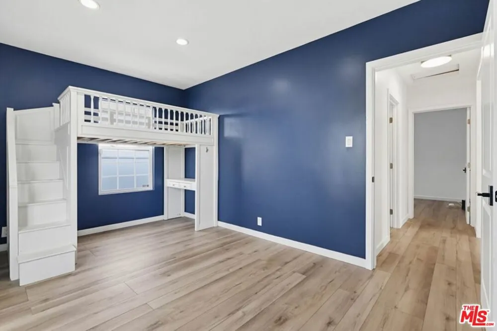 2200 Easy Avenue Long Beach, CA 90810