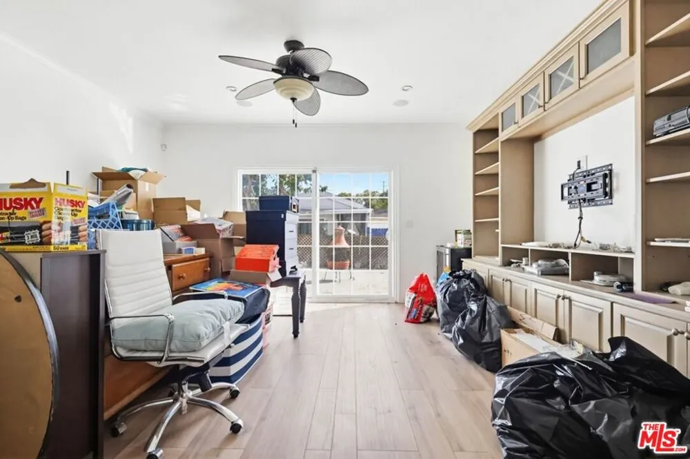 2200 Easy Avenue Long Beach, CA 90810