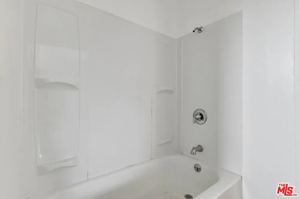 2200 Easy Avenue Long Beach, CA 90810