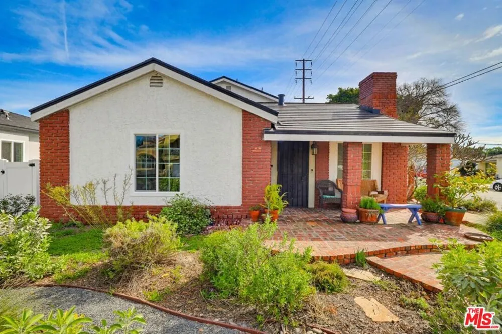 2200 Easy Avenue Long Beach, CA 90810
