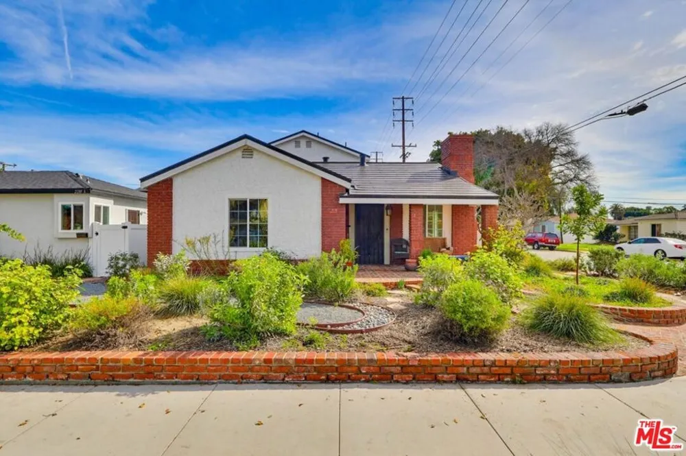 2200 Easy Avenue Long Beach, CA 90810