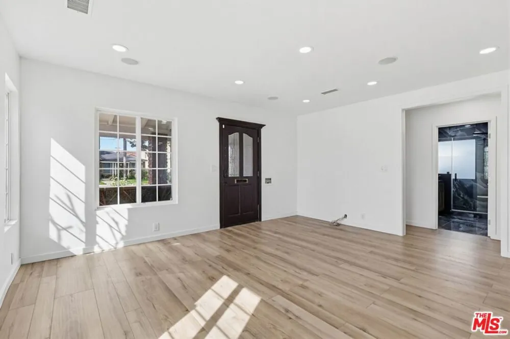 2200 Easy Avenue Long Beach, CA 90810