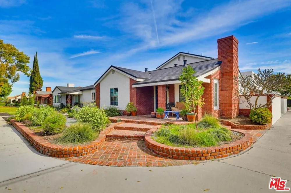 2200 Easy Avenue Long Beach, CA 90810