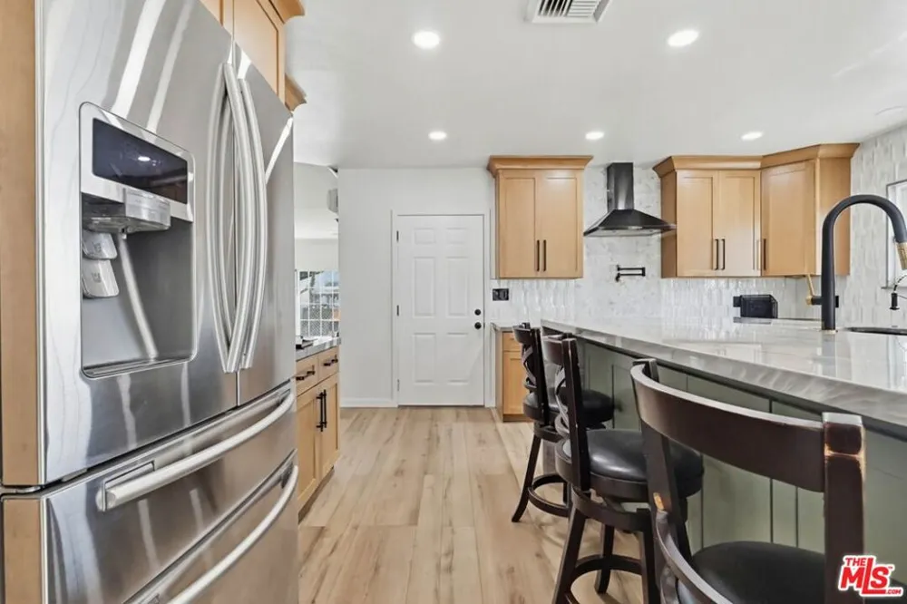 2200 Easy Avenue Long Beach, CA 90810