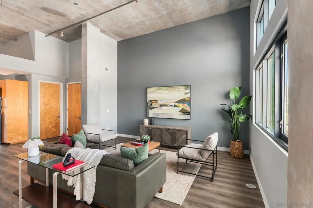 527 10Th #706 San Diego, CA 92101