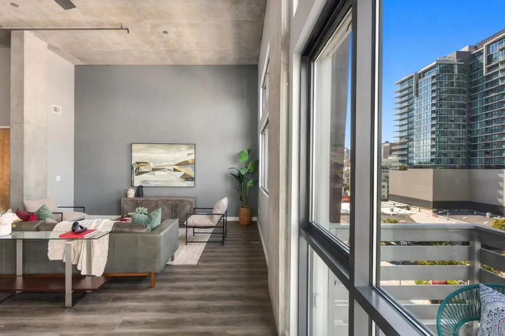 527 10Th #706 San Diego, CA 92101