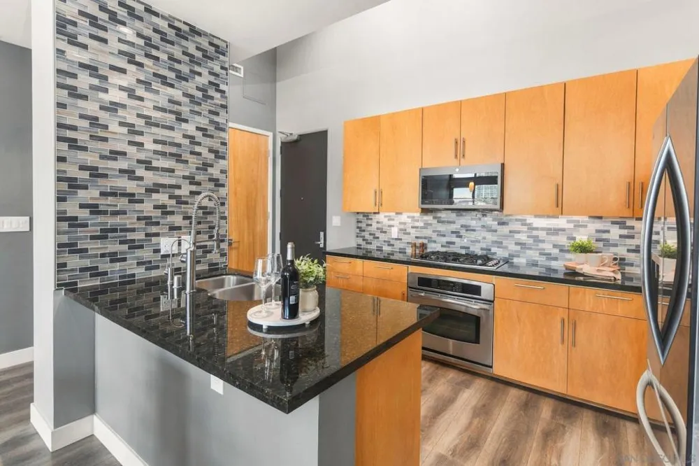 527 10Th #706 San Diego, CA 92101