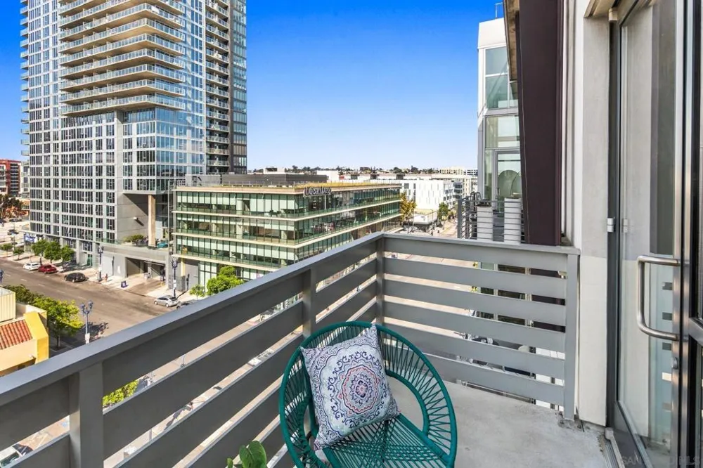 527 10Th #706 San Diego, CA 92101