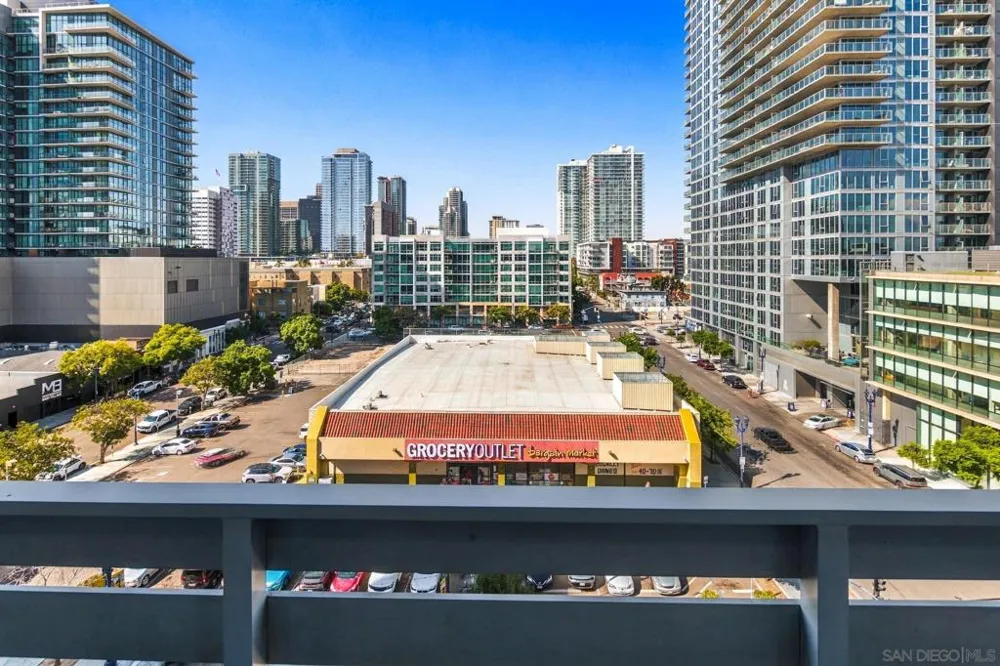 527 10Th #706 San Diego, CA 92101
