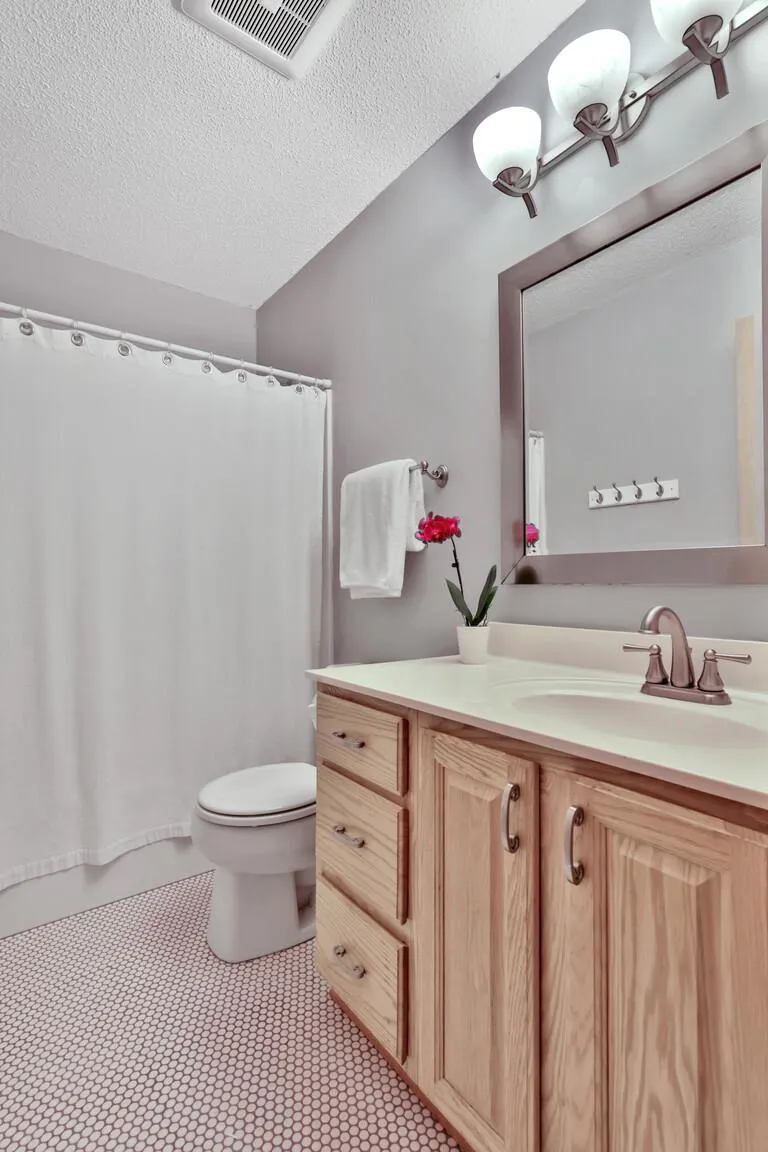 17408 Tessmer Court Eden Prairie, MN 55347