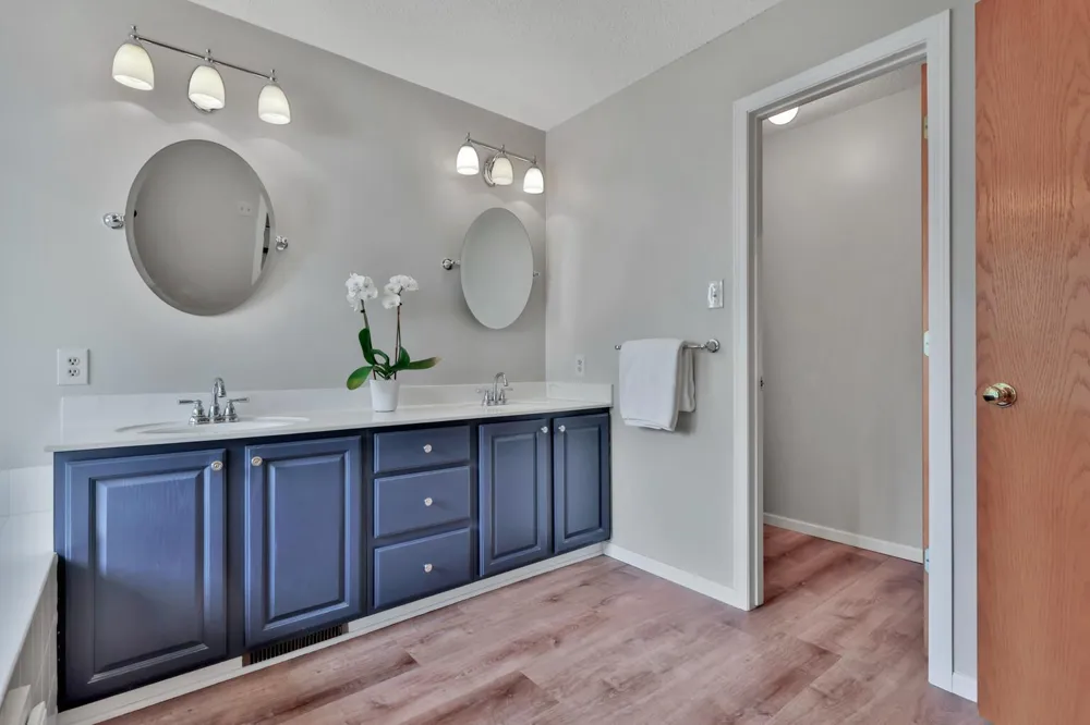 17408 Tessmer Court Eden Prairie, MN 55347