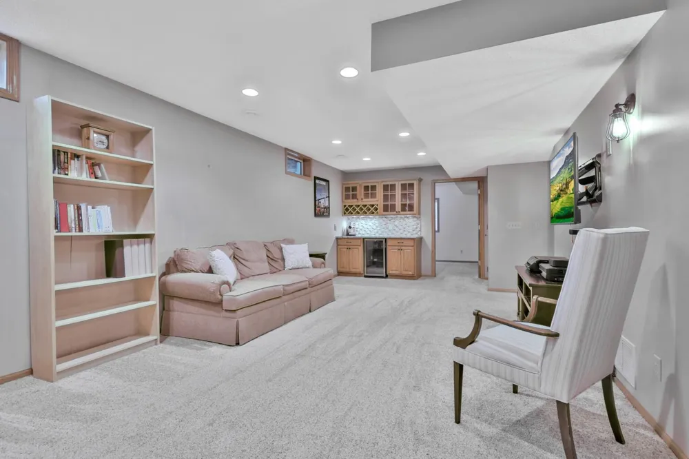 17408 Tessmer Court Eden Prairie, MN 55347