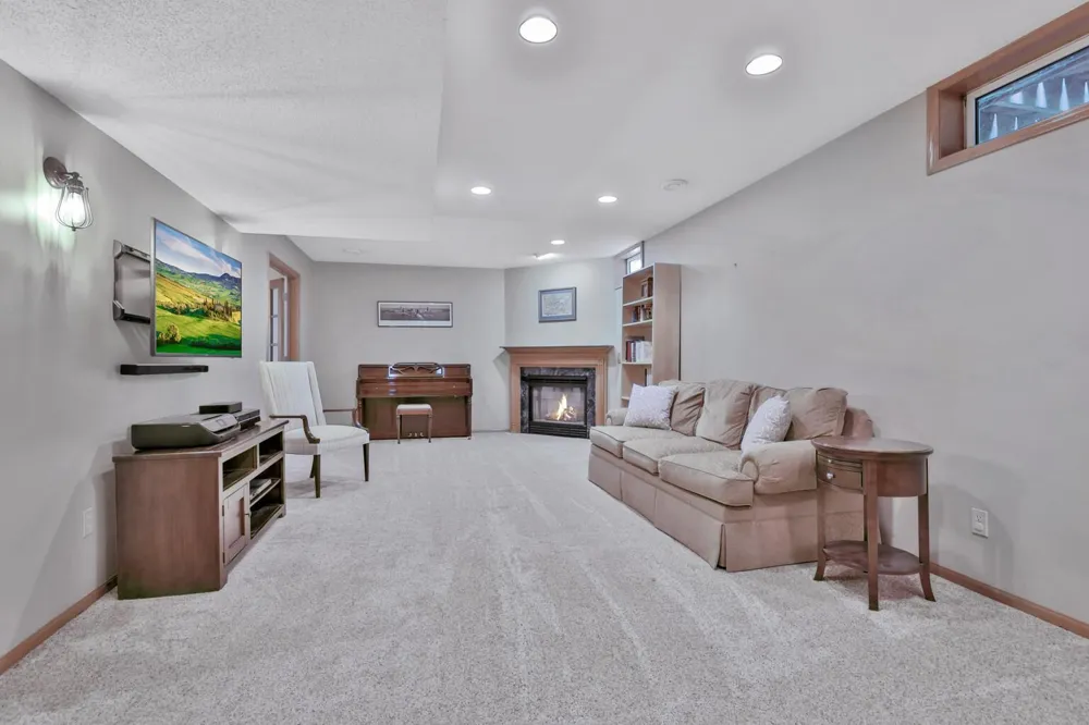 17408 Tessmer Court Eden Prairie, MN 55347