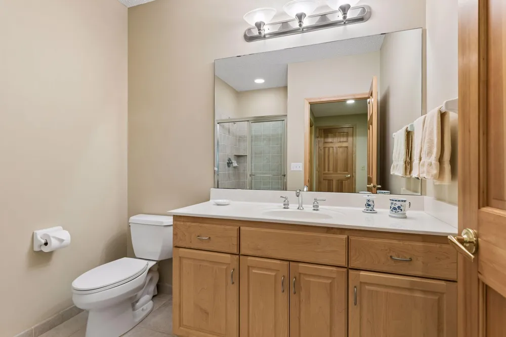 5329 Ashcroft Road Minnetonka, MN 55345