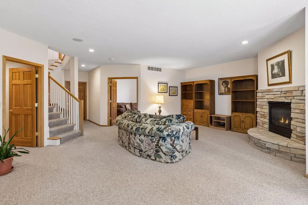 5329 Ashcroft Road Minnetonka, MN 55345
