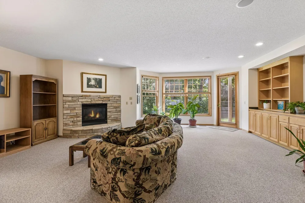 5329 Ashcroft Road Minnetonka, MN 55345
