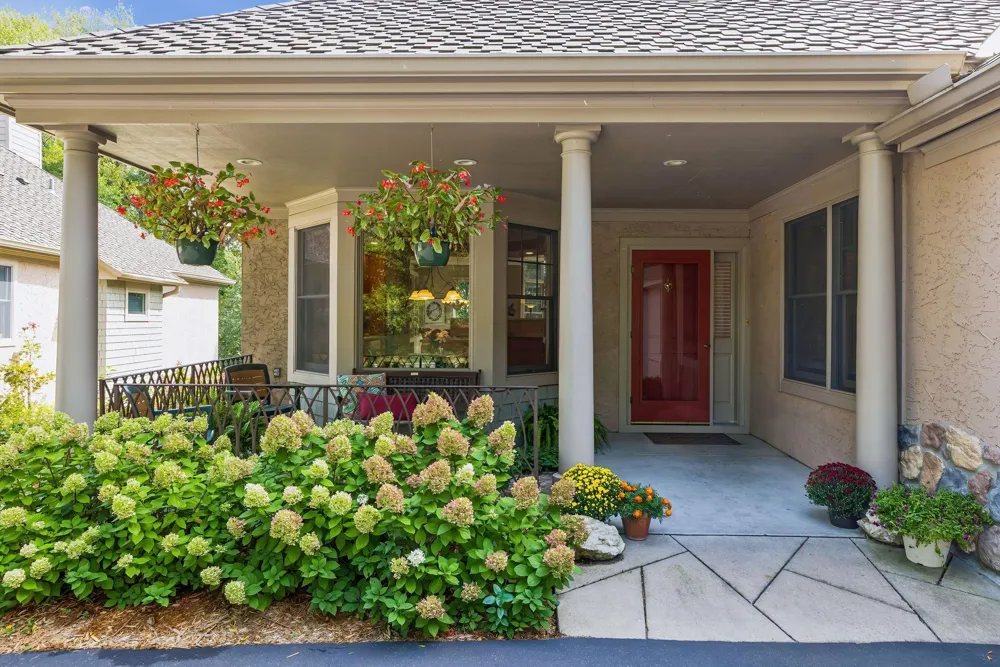 5329 Ashcroft Road Minnetonka, MN 55345