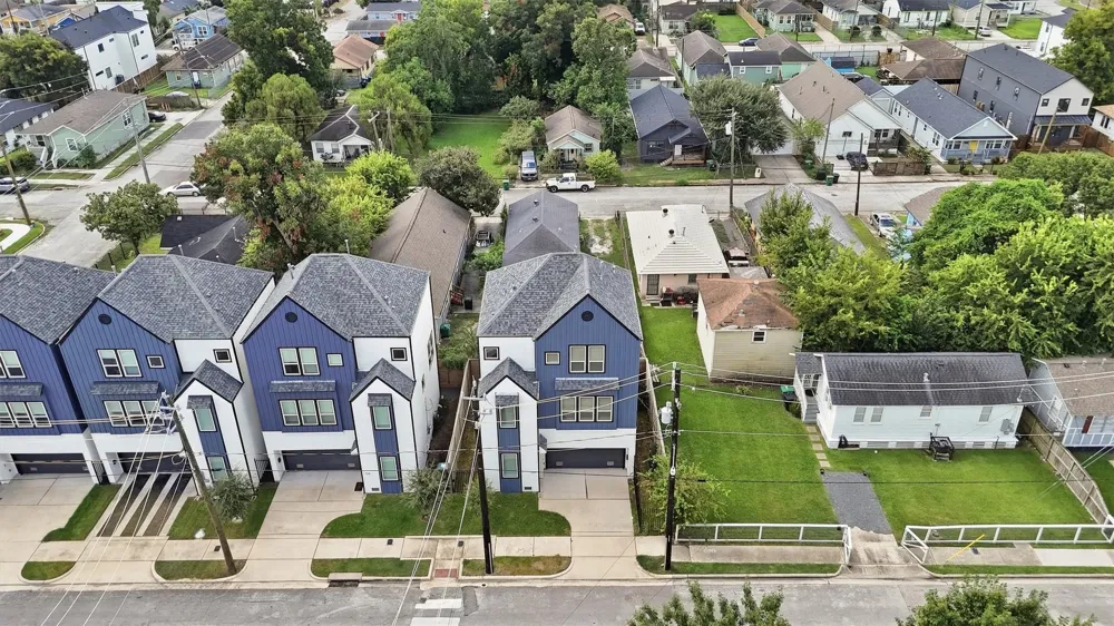 724 E 33rd Street Houston, TX 77022