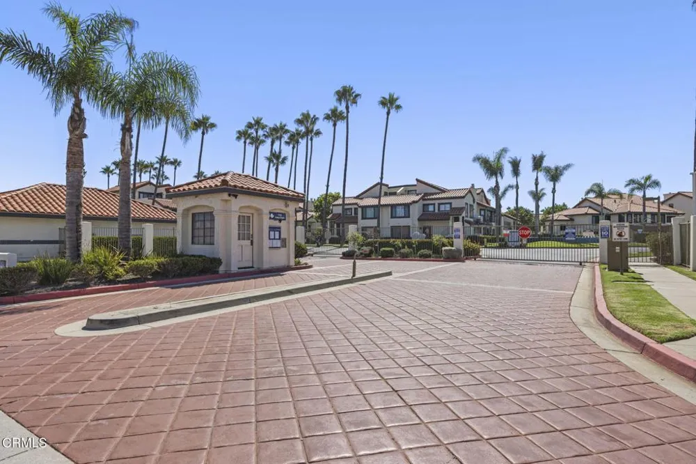 2274 Martinique Lane Oxnard, CA 93035
