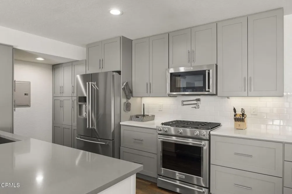 2274 Martinique Lane Oxnard, CA 93035