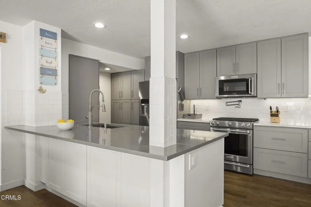 2274 Martinique Lane Oxnard, CA 93035