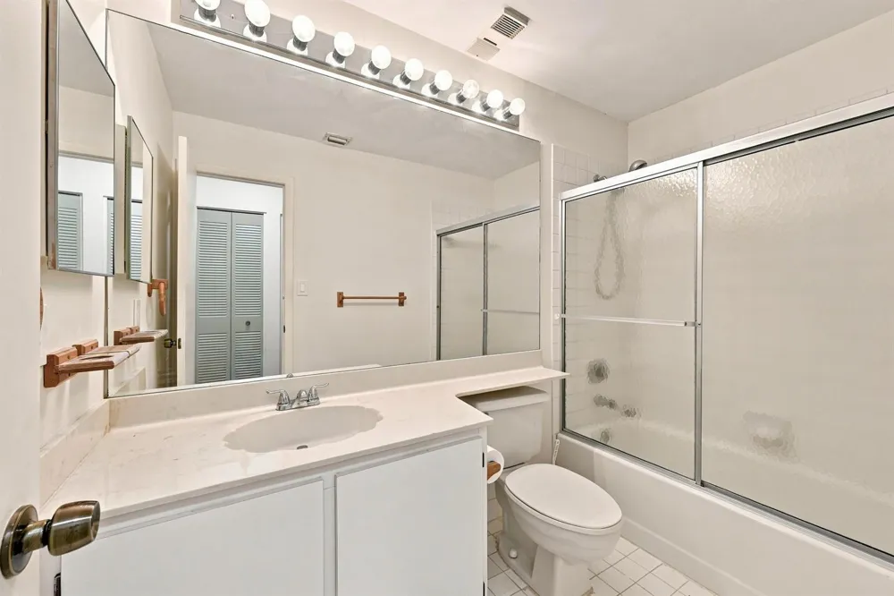 9825 NW 1ST COURT #9825 Plantation, FL 33324
