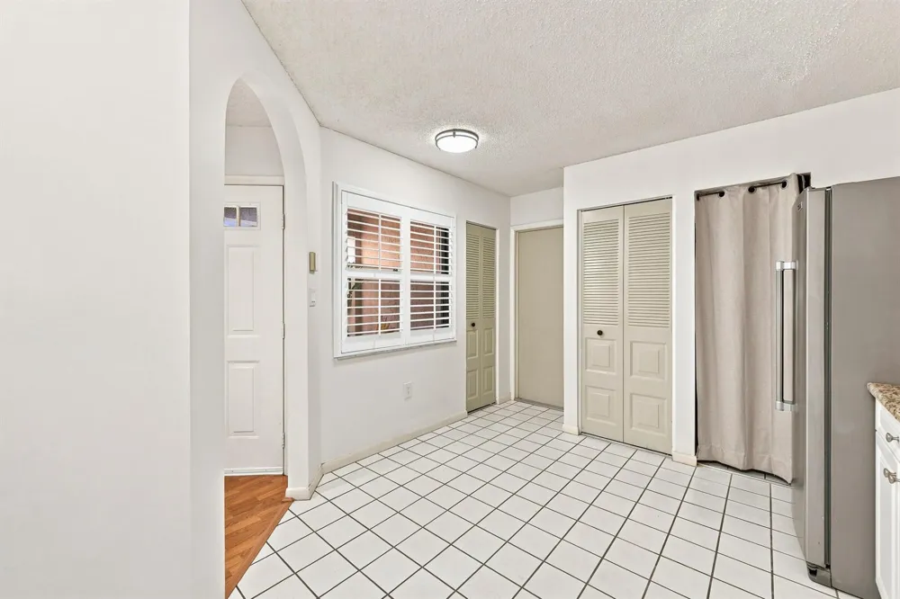 9825 NW 1ST COURT #9825 Plantation, FL 33324