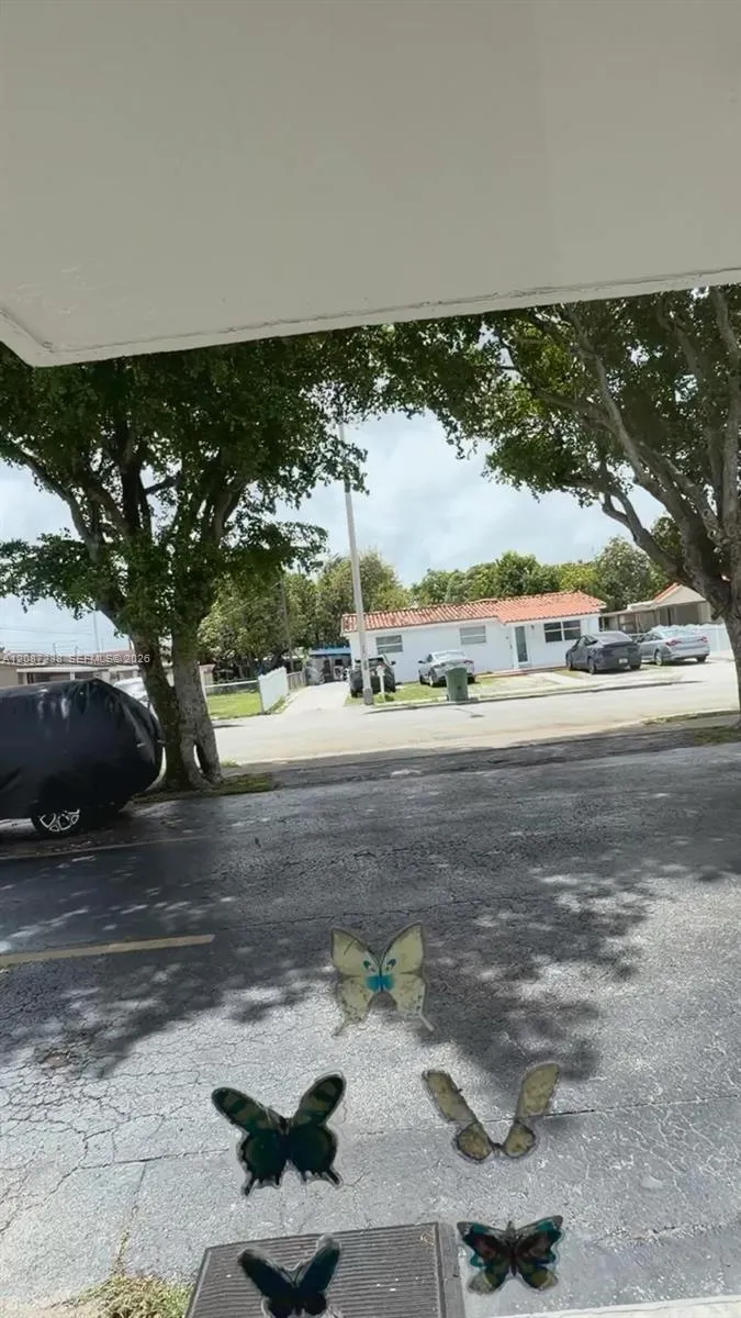 1225 W 35th St #2A Hialeah, FL 33012