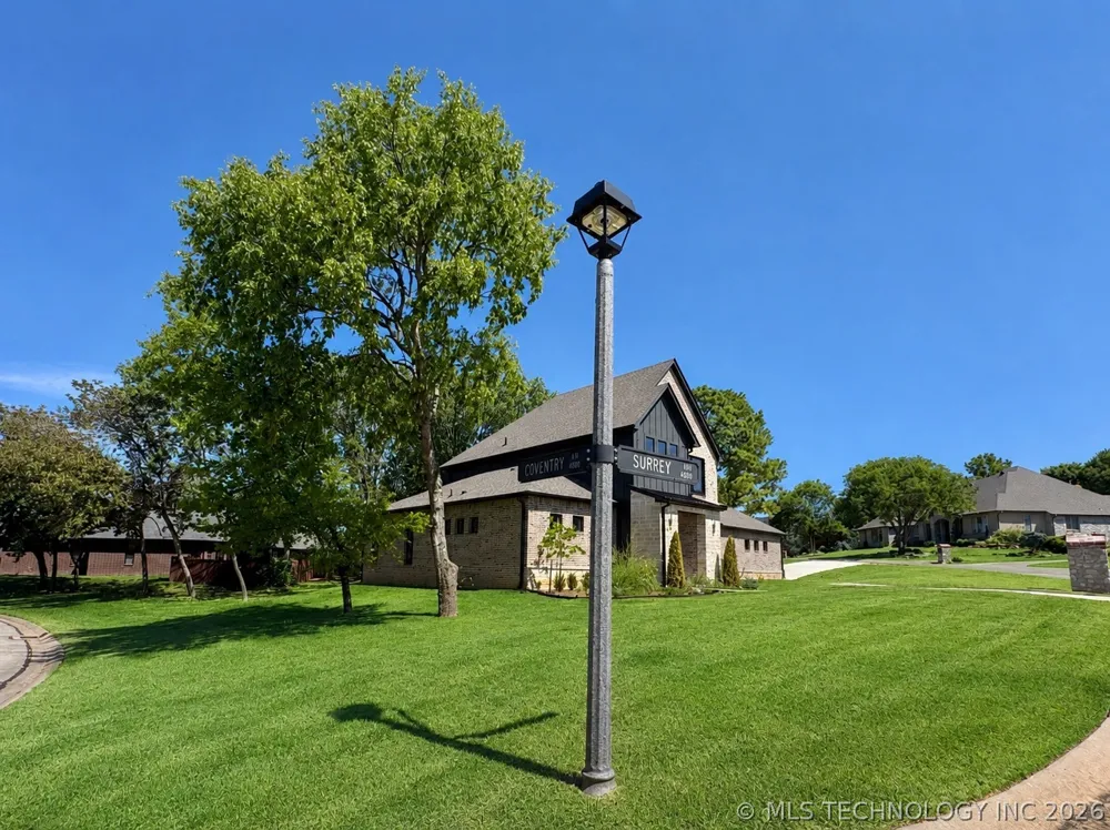 1937 S Surrey Court Bartlesville, OK 74006