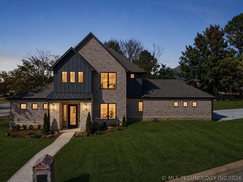 1937 S Surrey Court Bartlesville, OK 74006