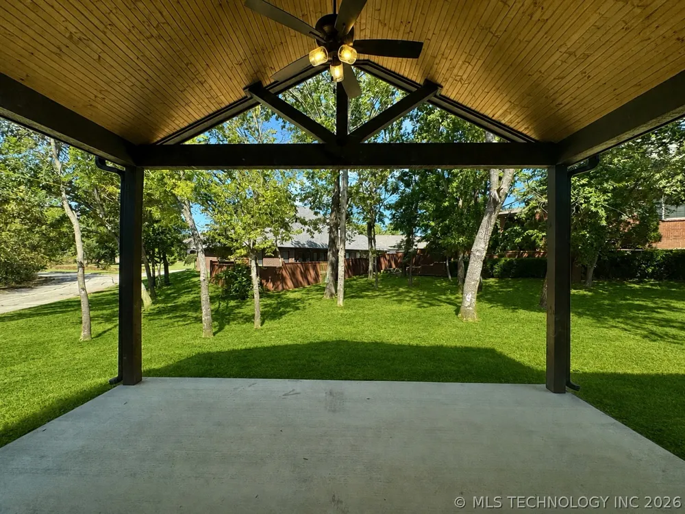 1937 S Surrey Court Bartlesville, OK 74006