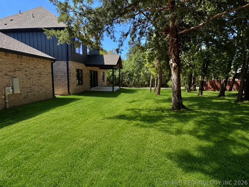 1937 S Surrey Court Bartlesville, OK 74006
