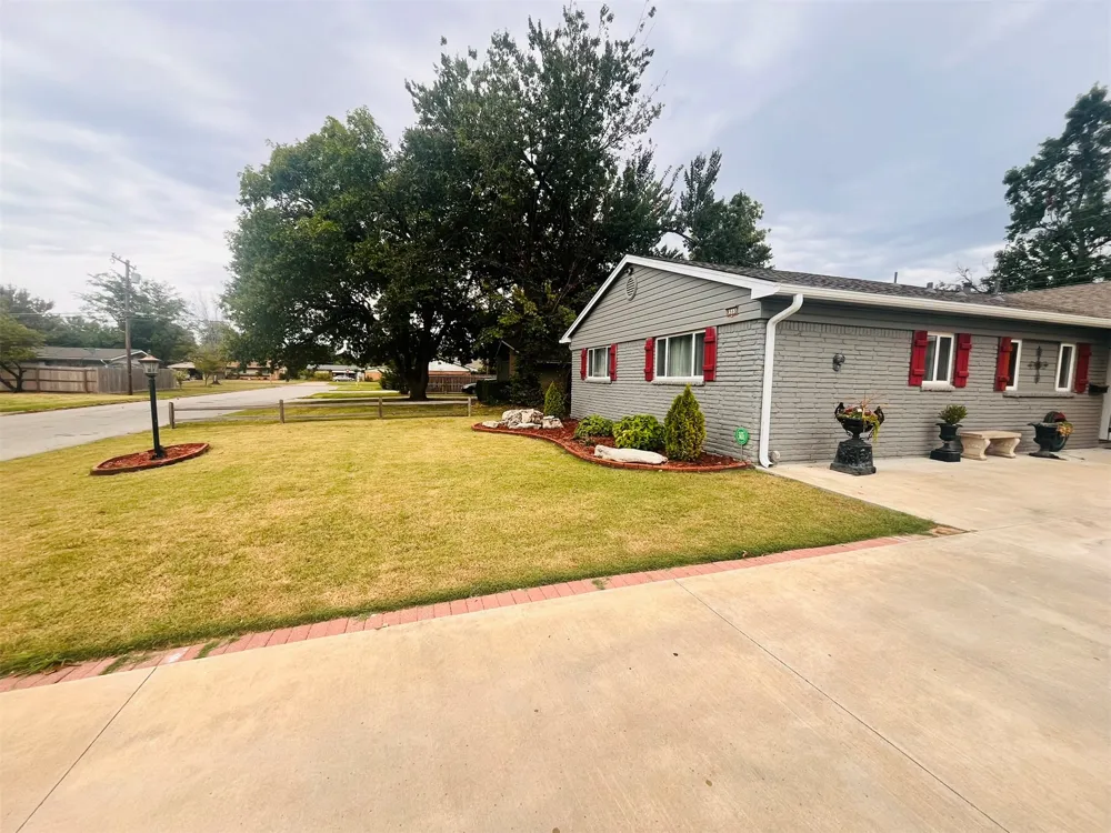 8568 E 32nd Street Tulsa, OK 74145