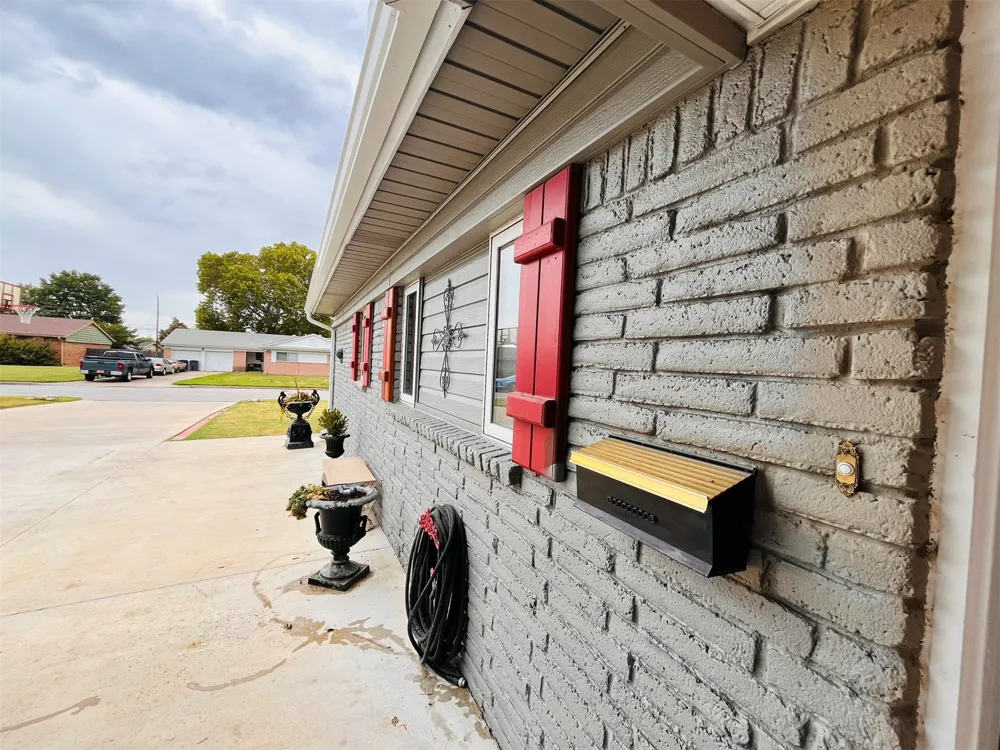 8568 E 32nd Street Tulsa, OK 74145