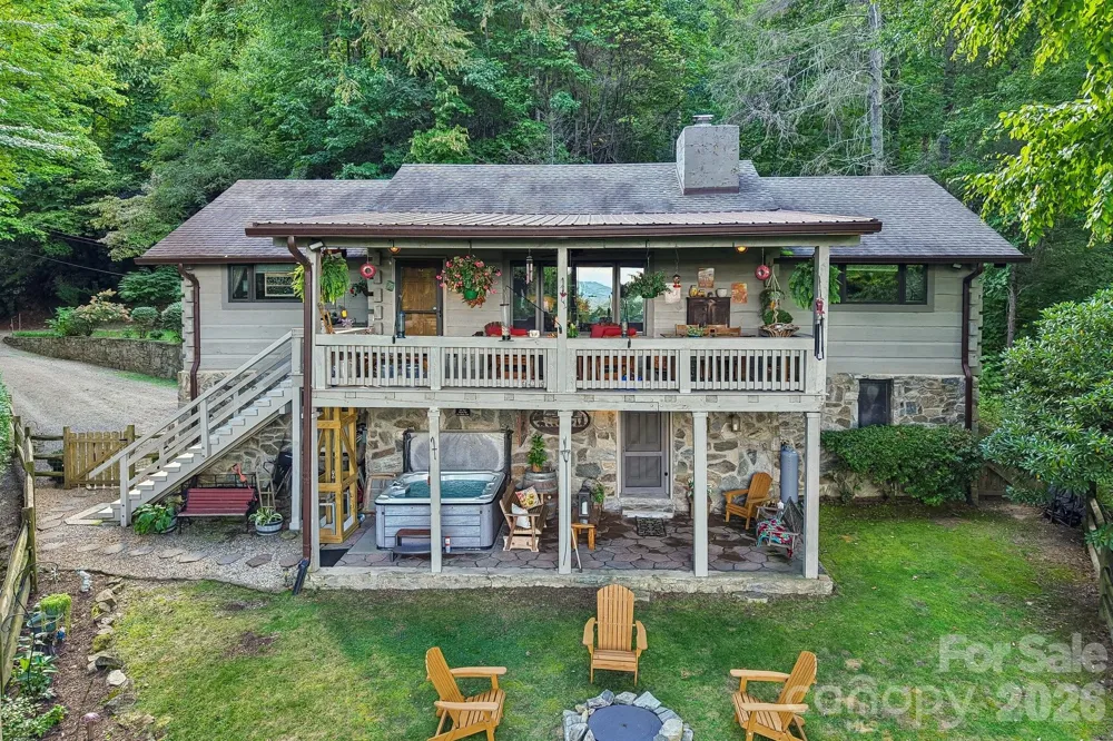 782 Setzer Cove Road Maggie Valley, NC 28751