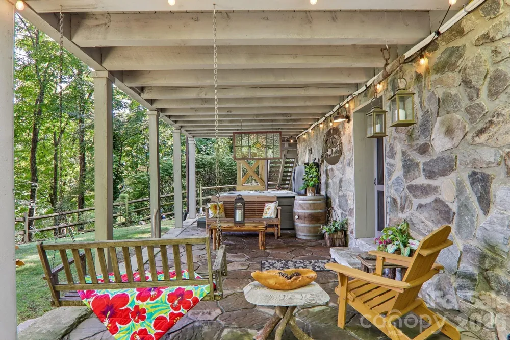 782 Setzer Cove Road Maggie Valley, NC 28751