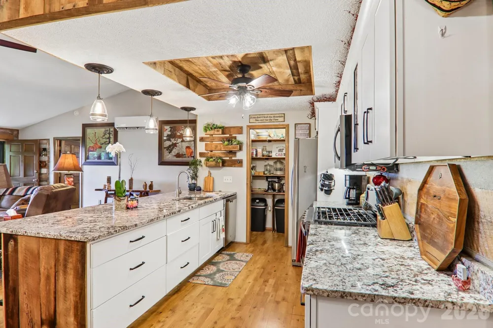 782 Setzer Cove Road Maggie Valley, NC 28751