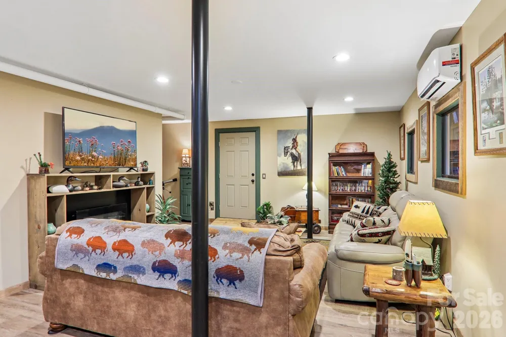 782 Setzer Cove Road Maggie Valley, NC 28751