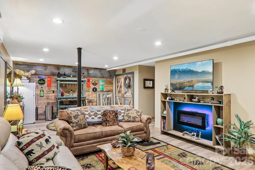 782 Setzer Cove Road Maggie Valley, NC 28751
