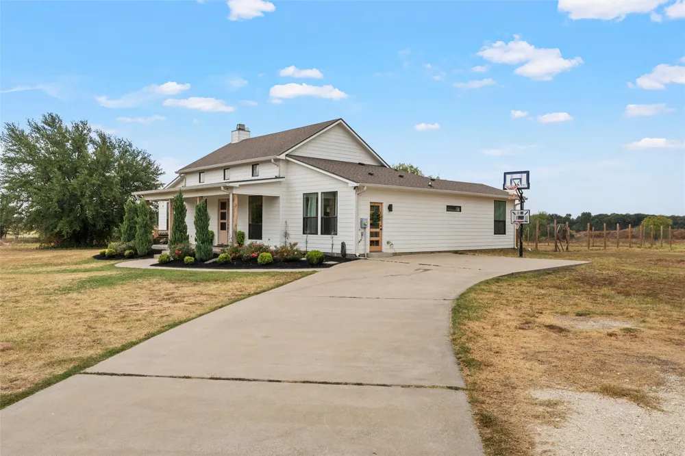 3325 J J Flewellen Road Waco, TX 76704