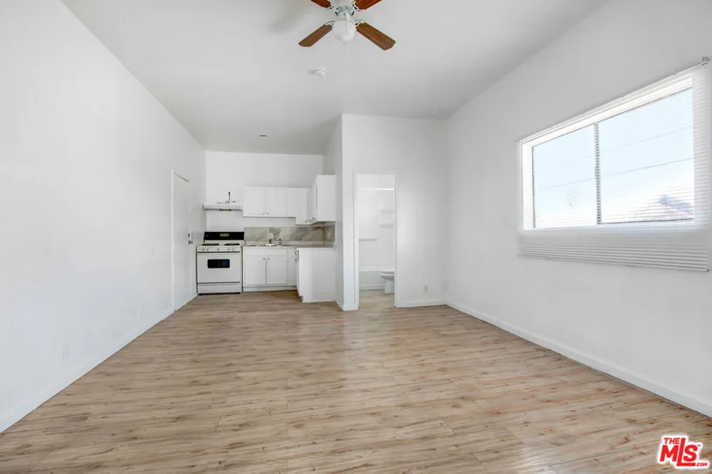 3817 W 21st Street Los Angeles, CA 90018