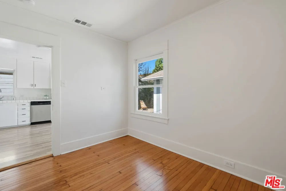 2213 Arizona Avenue Santa Monica, CA 90404